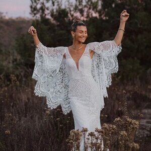 NWOT Lace Boho Ivory Unique Cape Dress